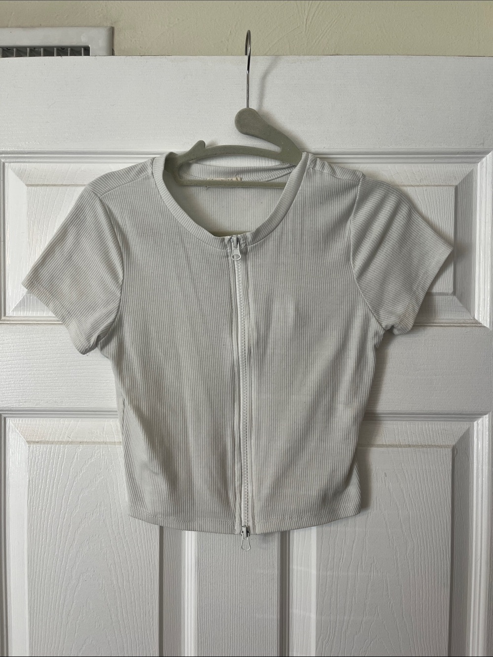 Women's White Ribbed Zip-Front Short Sleeve Top